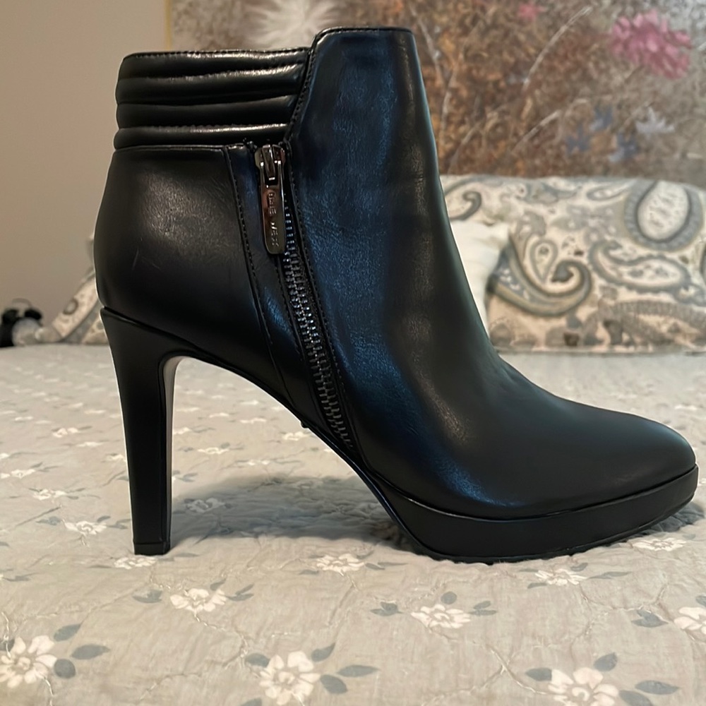 Nine West platform booties size 7M